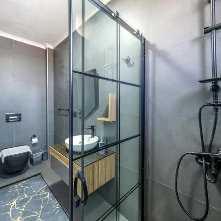 Aden フェティエ