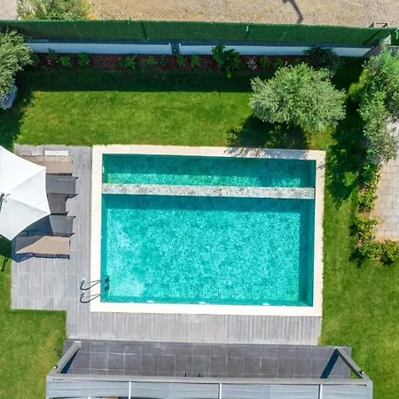 ヴィラ Aden フェティエ